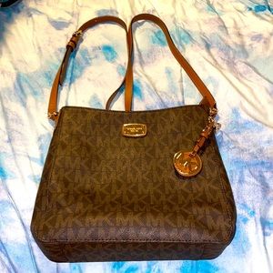 Jet set travel large logo messenger crossbody